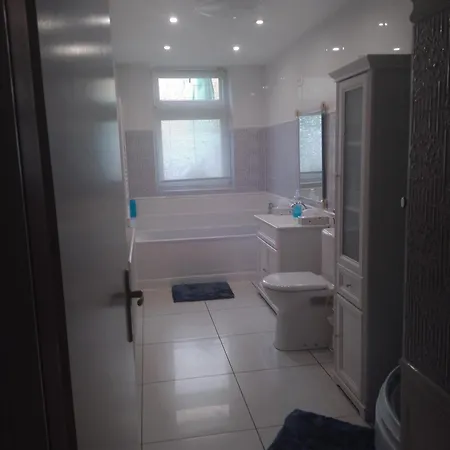 Wildrose Zum Wehrturm Hotel Palterndorf-Dobermannsdorf