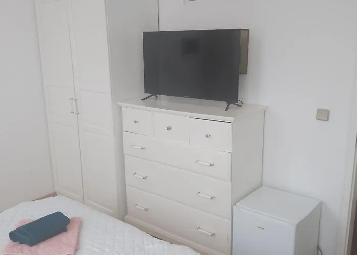 Wildrose Zum Wehrturm Palterndorf-Dobermannsdorf